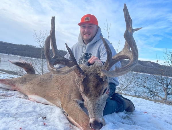 Manitoba Whitetail Hunting