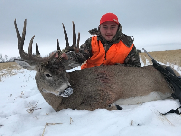 Agassiz Outfitters to host Anthony Dickson - Whitetail 2023 