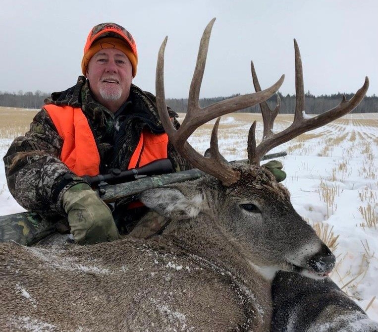 Why Choose Agassiz Outfitters for your World Class Manitoba Whitetail Hunt?