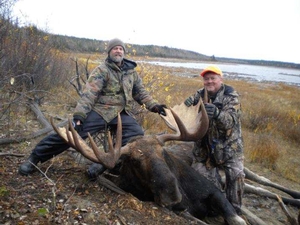 Dave-and-Scott-Manitoba-Moose-2016.jpg