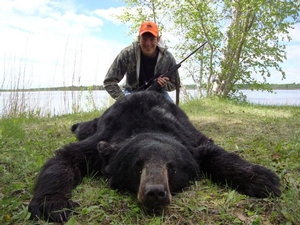 Manitoba-black-bear-hunting-101.jpg