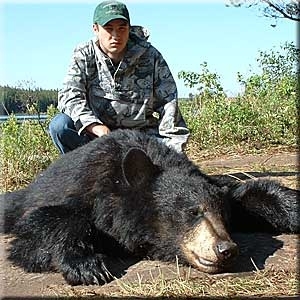 bear_hunting_20100212_19063910201.jpg