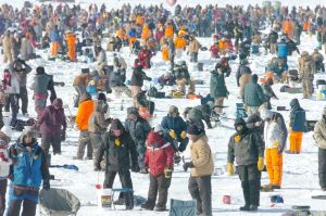 ice-fishing-brainerd.jpg