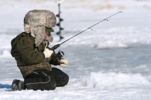 ice-fishing-kids.jpg