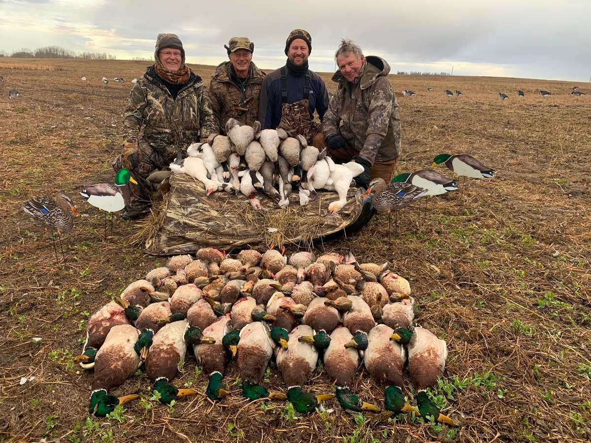 Why Choose Black Bruin Outfitters for your World Class Manitoba Waterfowl Hunt?