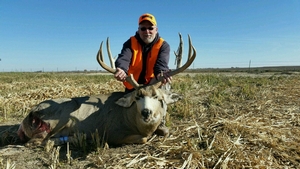 Robinson%20Mule%20Deer%20Buck%20%28Early%20Season%29.jpg