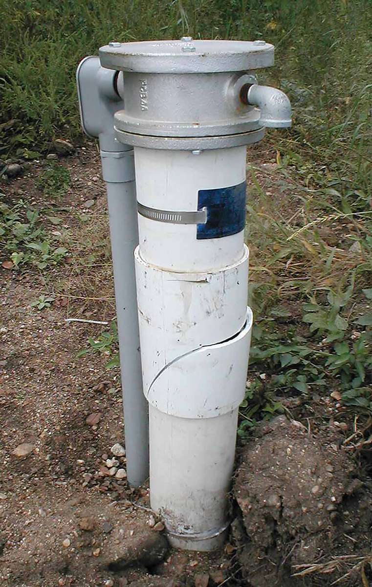 Image of an abandoned well.