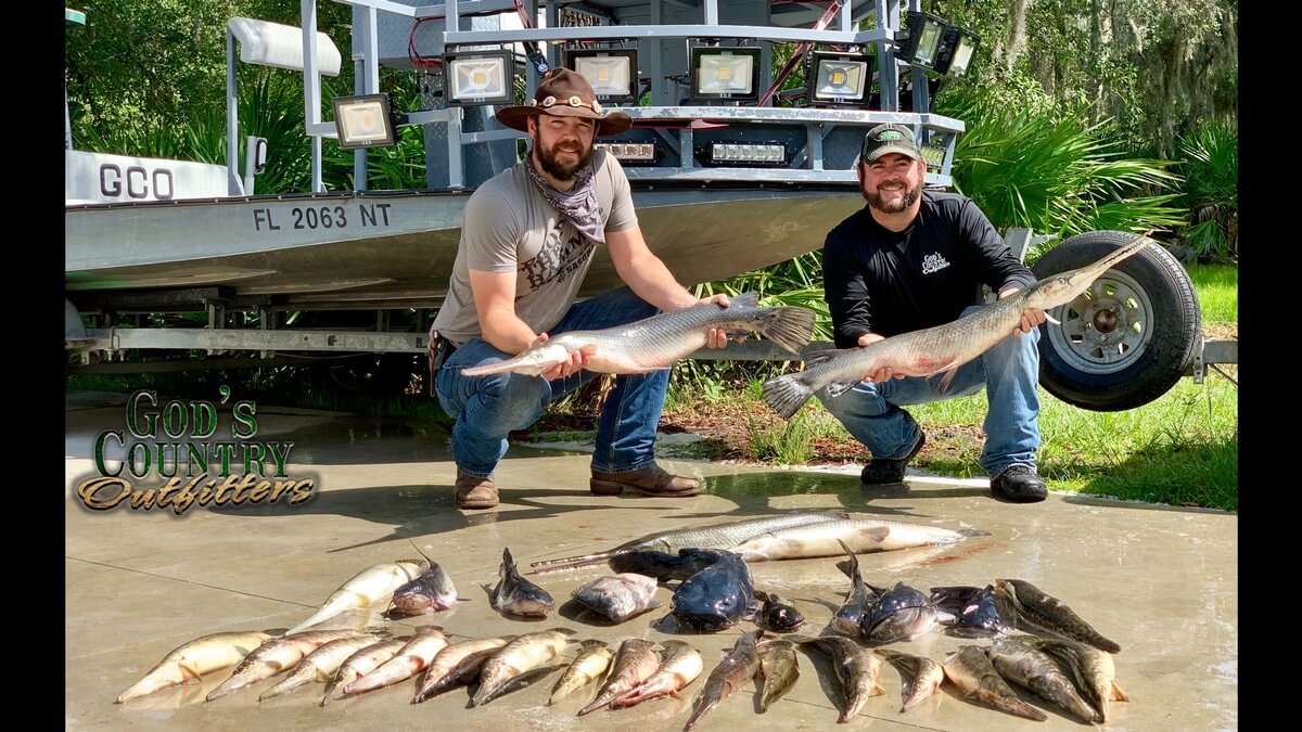 What is bowfishing? How does it work?