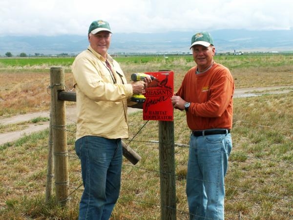 Headwaters Chapter Erect Signs at Canyon Ferry WMA