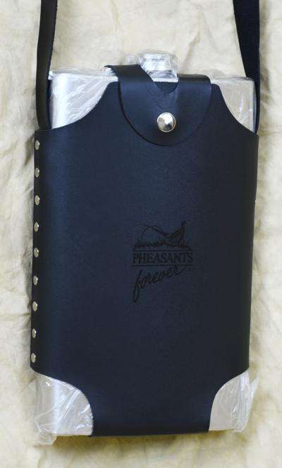 64%20oz%20PF%20Engraved%20Flask.jpg