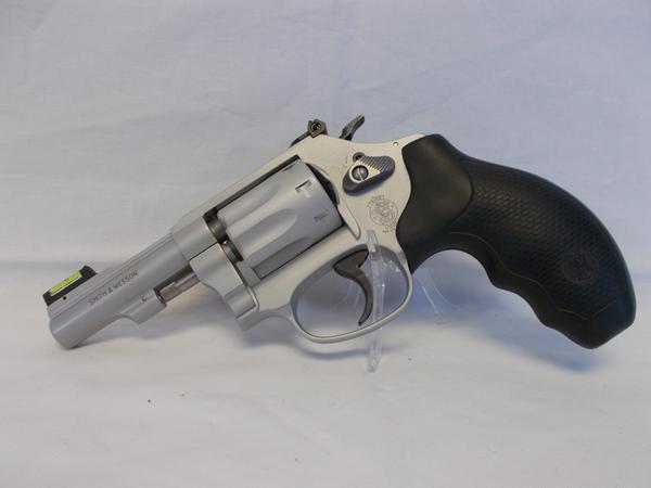 Smith & Wesson M317 22LR