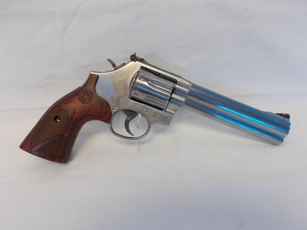 Smith & Wesson M686 Plus Deluxe 357mag