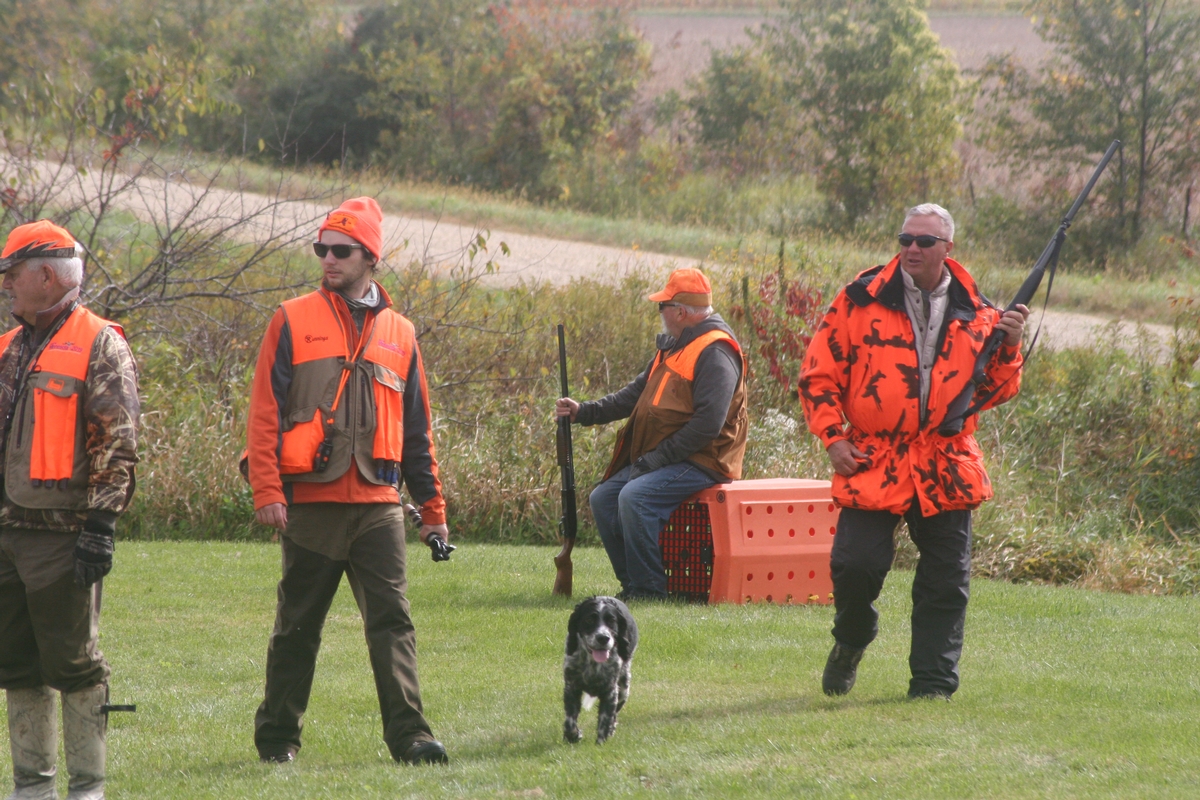 Group%204%20comes%20back%20from%20field%202.jpg