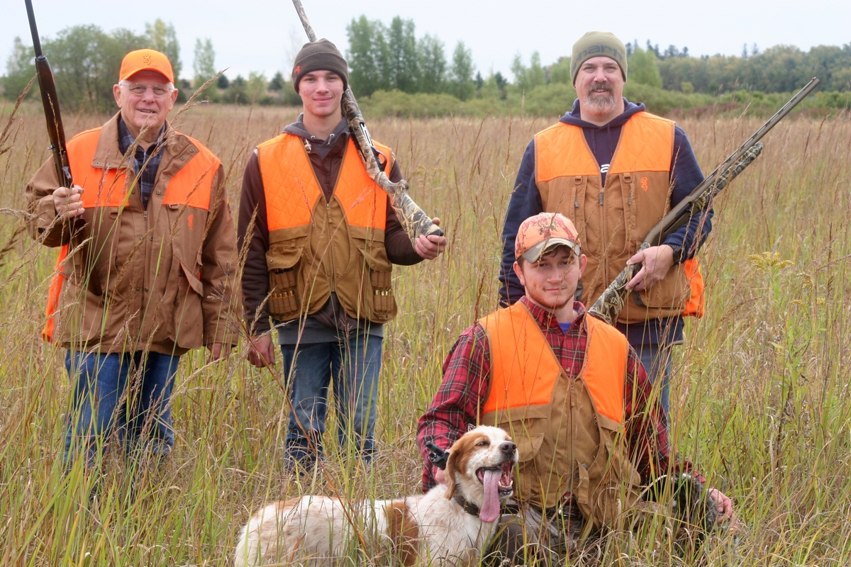Group%205%20Field%20group%20pose%20w%20C.%203.jpg