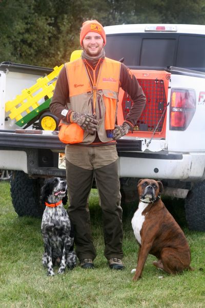 Under%20the%20Tent%20Rob%20S.%20%26%202%20dogs%202.jpg