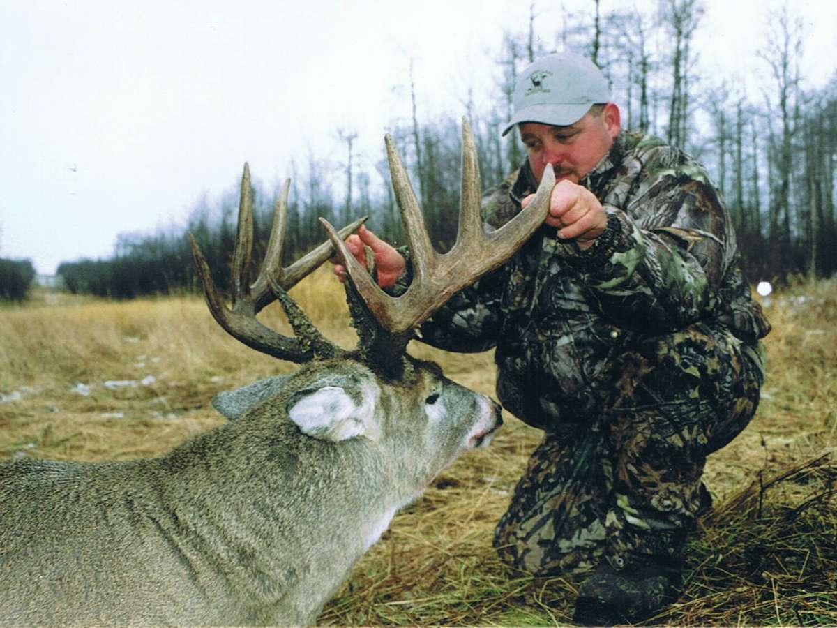 6 Day Rifle Whitetail Hunt 